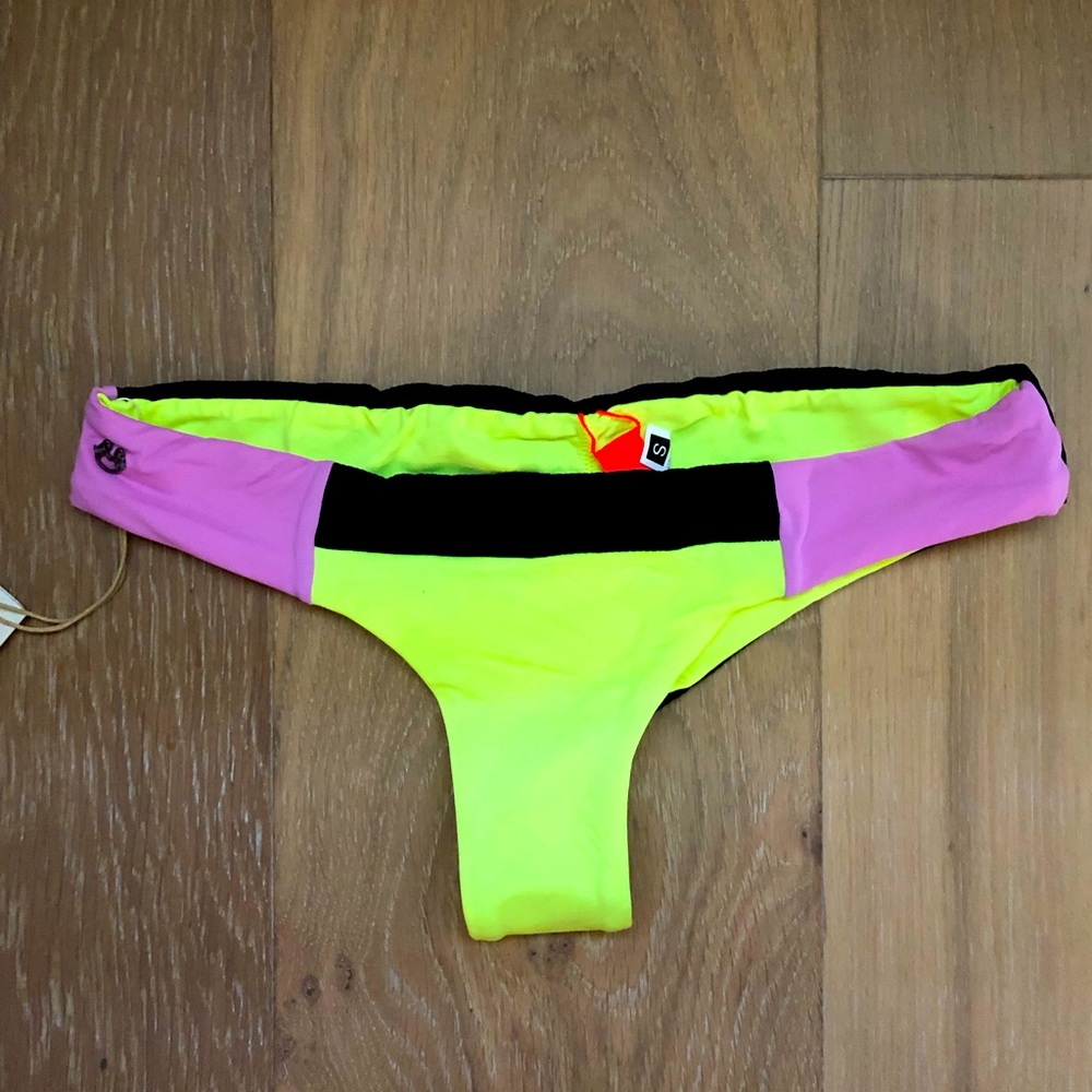 Maaji Swim bottoms NWT Size Small